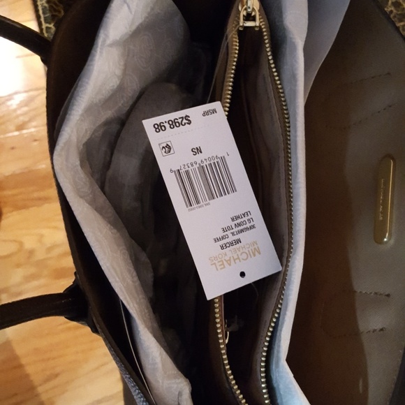 Mk Mercer Tote w/o wallet - Picture 3 of 5